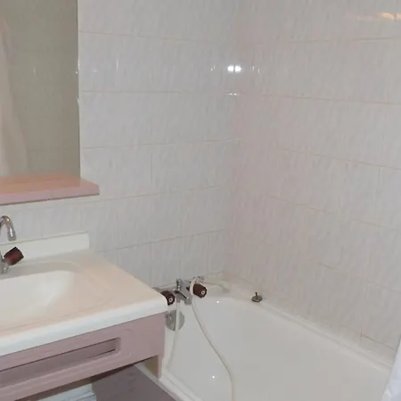 아파트 Pour 4 Personnes, Centre-ville, Proche Telecabine Et Thermes, - Fr-1-512-157